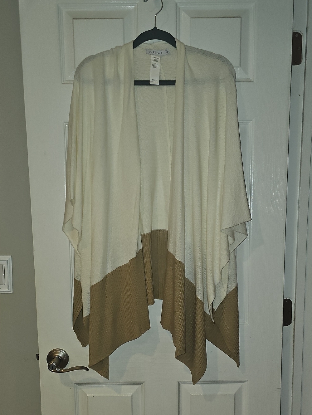 JustFab Two-Tone Cream and Tan Open-Front Knit Wrap